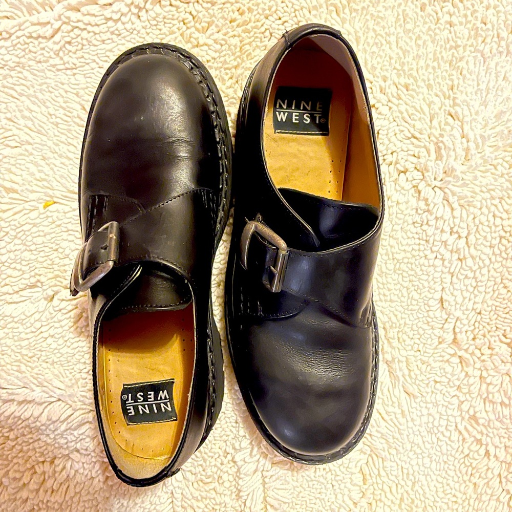 Clunky black leather casual dress shoe